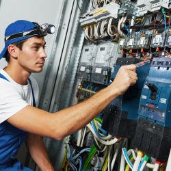 How to Select a Good Electrician for Your Home